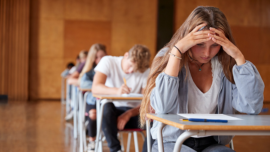 Adolesceste con una tormenta hormonal, emocional y de estrs